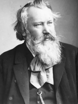 MIL MANERAS DE BAJAR UNA TECLA: BRAHMS